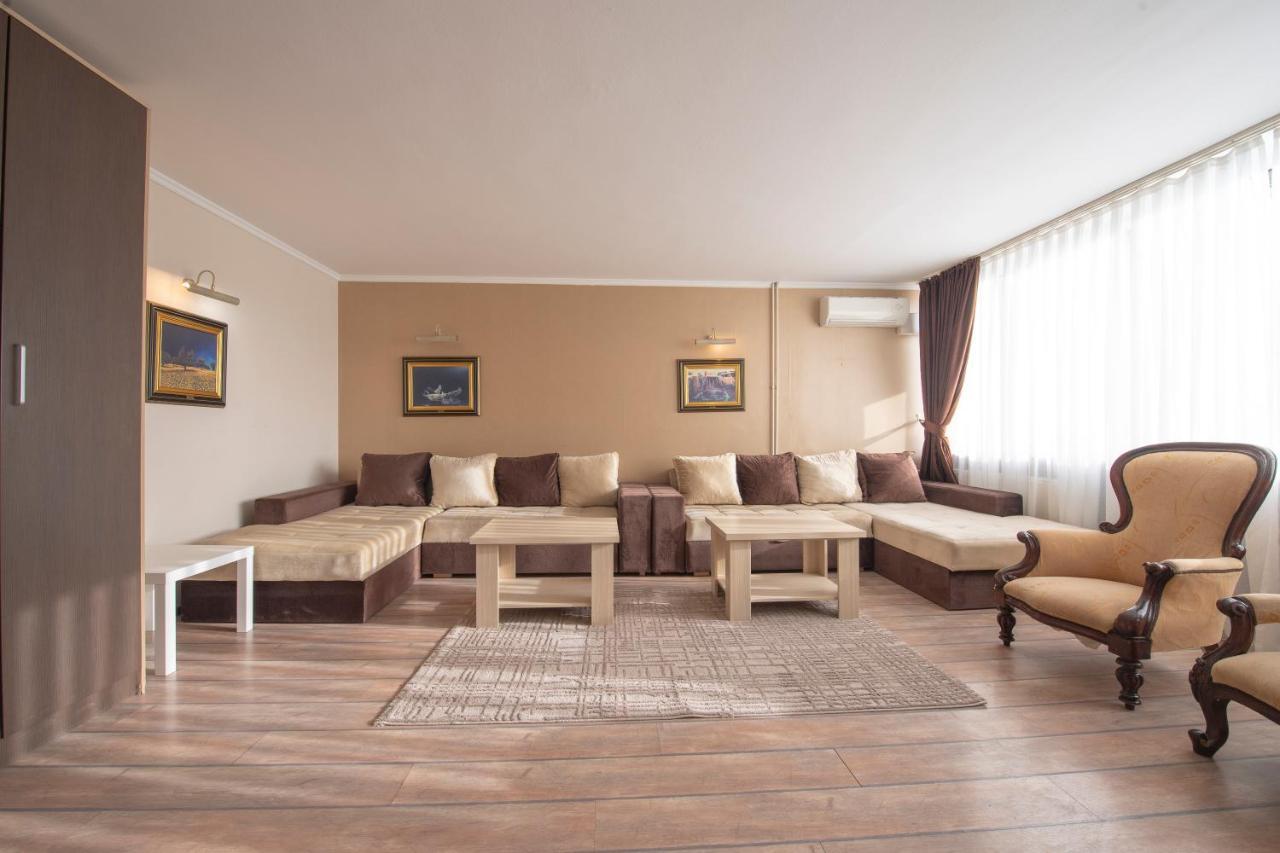 Club Satelit Zlatibor Hotel Buitenkant foto